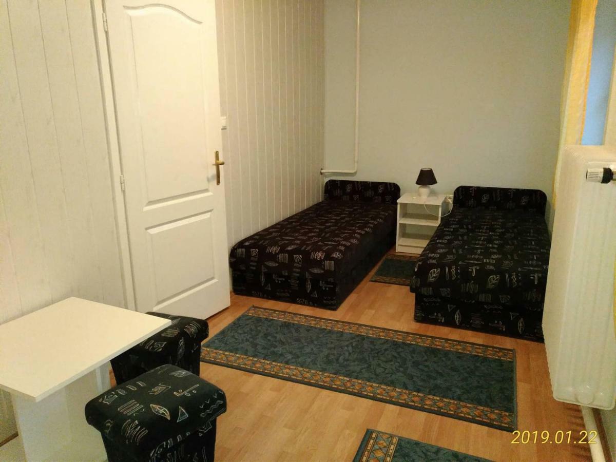 Nora Apartman Apartment Balatonfuzfo Exterior photo