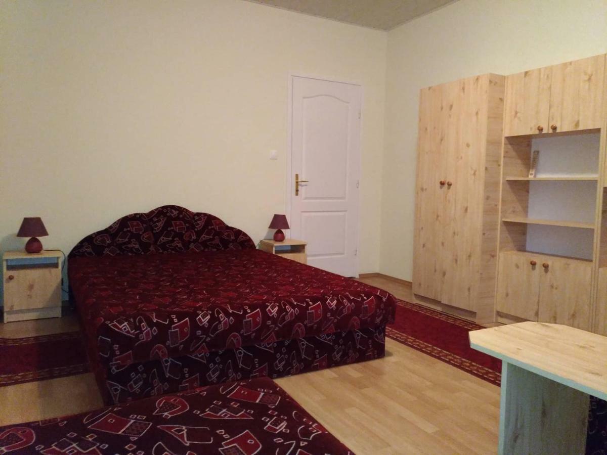 Nora Apartman Apartment Balatonfuzfo Exterior photo