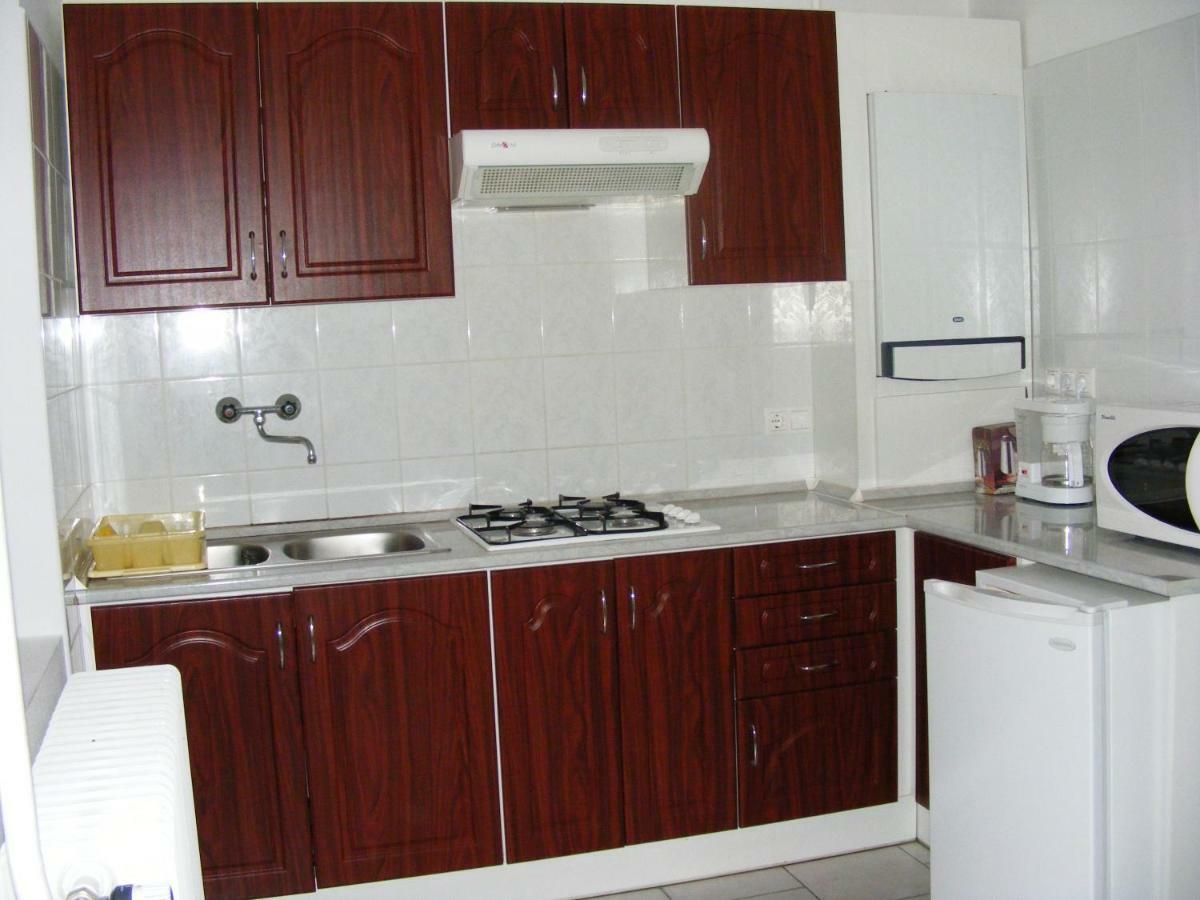 Nora Apartman Apartment Balatonfuzfo Exterior photo